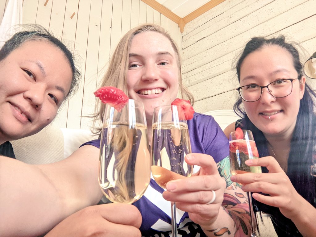 RomanLionz's tweet photo. So incredibly proud of the work this team has done, carrying on the torch handed to us by @sranine and making #ValkyrieJam 2022 a reality! Y'all kick ass. πͺ
Cheers!! π₯ https://t.co/8vyyzjHSsg