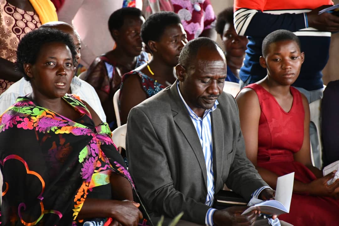 DailyMonitor's tweet photo. Betungura's father, Mr Benson Mucunguzi (centre) wants government to ban elections or political parties in schools and institutions of higher learning.
#MonitorUpdates 
📸 @ALEXASHABA1 https://t.co/LbL6qBXu3X
