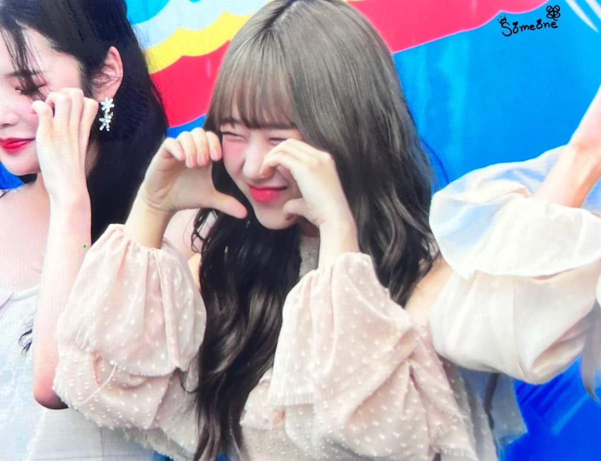 yoovjung's tweet photo. SOMEONE_1112:220716 G-Kpop 콘서트 포토월 프리뷰

비 마저 그치게 할 것 같지💕

#유정 #최유정 #위키미키 #WekiMeki
#YOOJUNG  #GKPOP https://t.co/HhFgsp5MbX