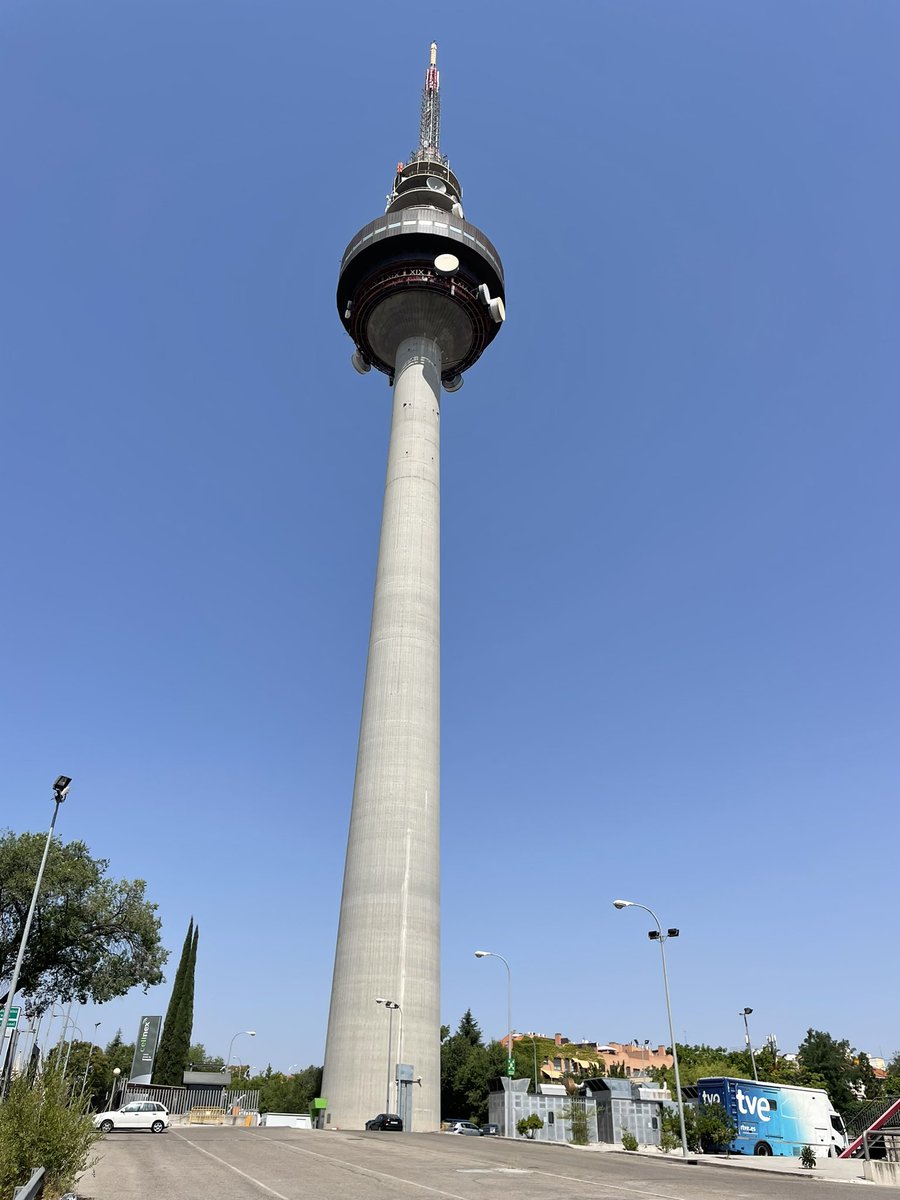 Acabo de llegar a #elpiruli para comentar la etapa del #TourRTVE16j junto a <a href="/pedrodelgadoweb/">Pedro Delgado</a> y Carlos de Andrés. Seguro que disfrutamos de una gran etapa con una tremenda lucha por coger la fuga.