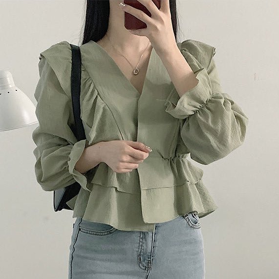 [S - XL] Ruffle Blouse 

🦋 shope.ee/403O7N4ywK