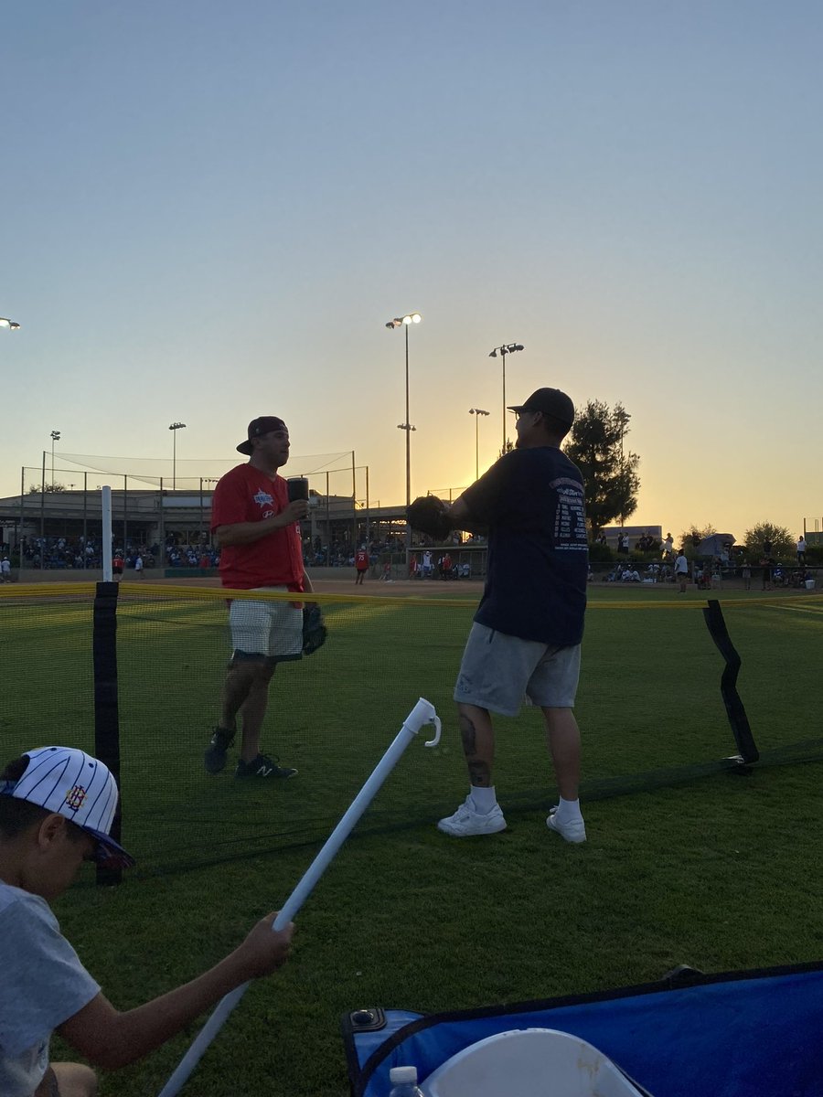 Martinez91732's tweet photo. With MY BOY #kingofwalkoffs me.. @DuranSports #ESPNLAAllStar #celebhostgame @BergmanGreg @VeniceMase #catchofthenight #inaguralgame @LAIreland https://t.co/Iqxfx8hrVs