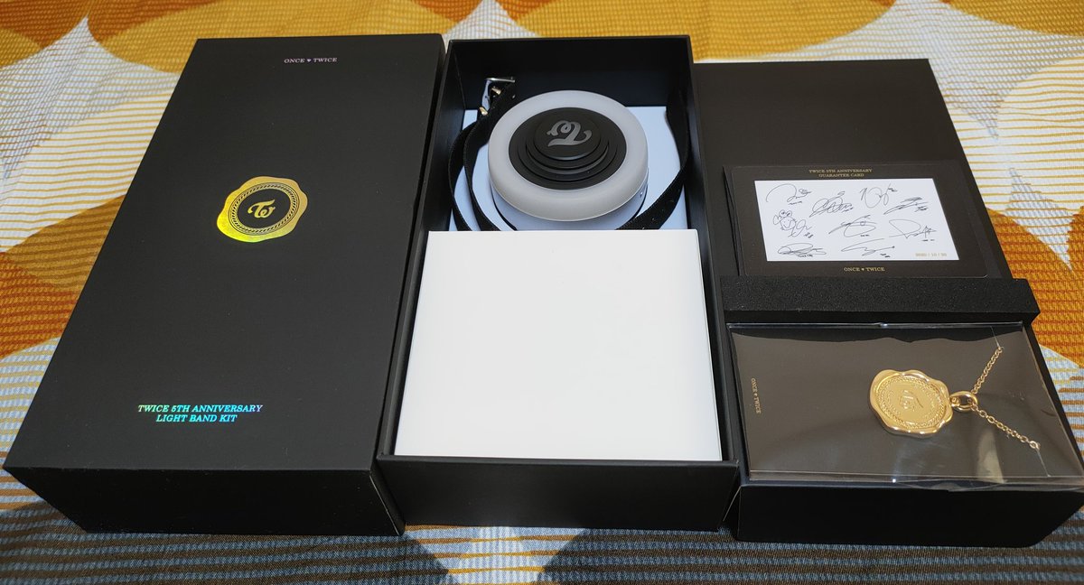 QueenDubwa's tweet photo. WTS/LFB PH 🇵🇭

Twice Merch

🫶🏻 Candy Bong Z - 1500 
🫶🏻 Lightband Kit - 1500 (free dubu lb pc)

🫶🏻 Set Price: 2500
🫶🏻 MOP: Gcash
🫶🏻 MOD: Sc/o, sdd, direct
🫶🏻 Can be sold separately
🫶🏻 Dm for inquiries

🏷️: Candy Bong Z lightband kit 5th anniv twice https://t.co/ULDoGrZxUR
