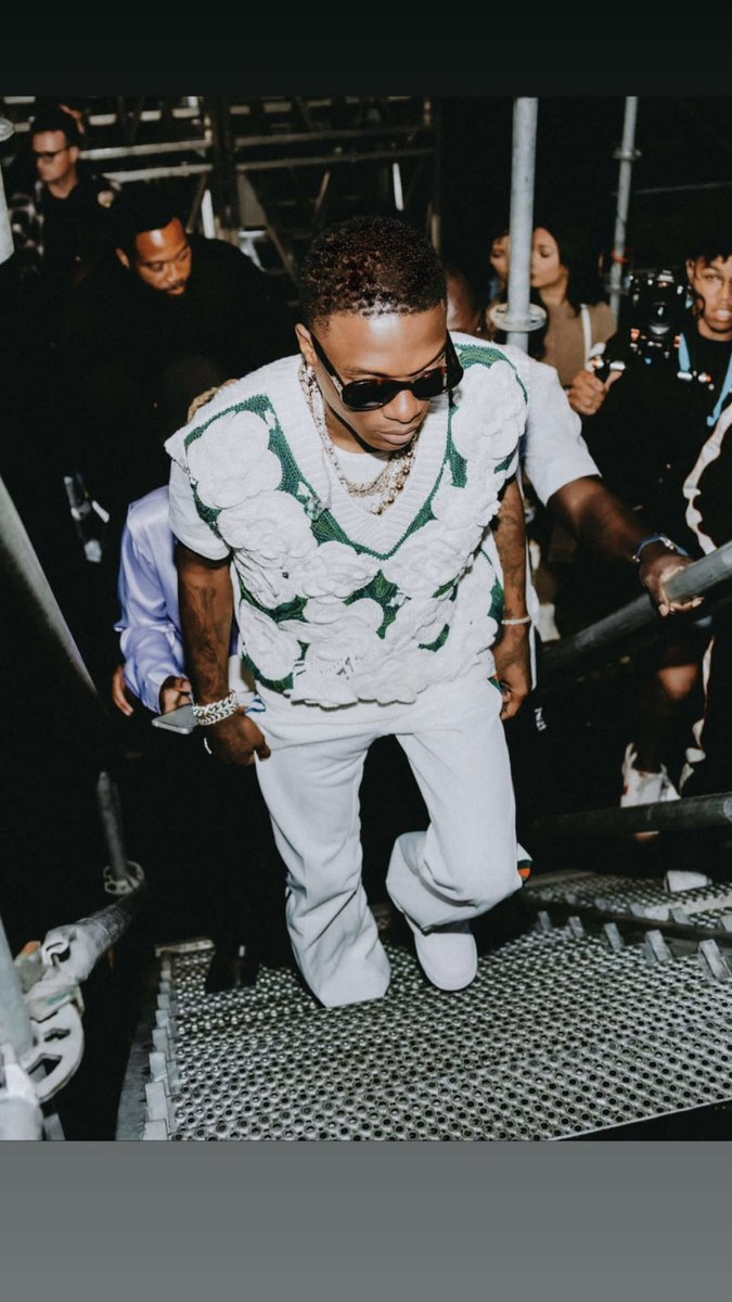 qween_sheebah's tweet photo. @wizkidayo I don't even know what to type but Birthday Blessings to Machala❤️❤️ and more good health... #Youngmoney https://t.co/6qnrRyhwi5
