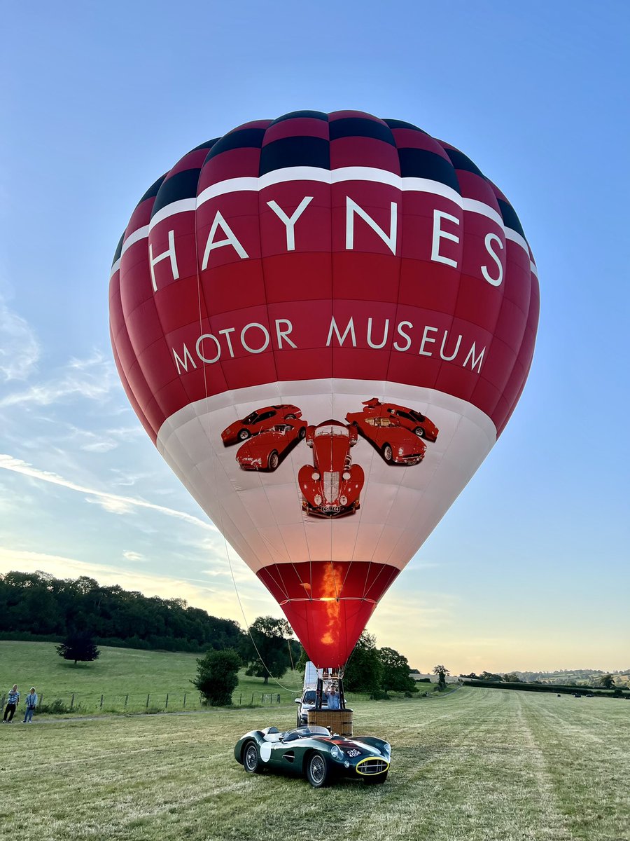 funky_balu's tweet photo. Beautiful morning to drive to Wells to watch the relaunch of the @HaynesMuseum balloon… lovely! Now for some rugby - c’mon home nations https://t.co/rURqzp4MlK