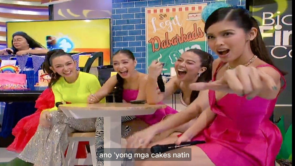 ma1208an's tweet photo. The way you make people around you laugh their hearts out is just so precious🥰

@mainedcm | #MaineMendoza https://t.co/uS2or3B8IZ