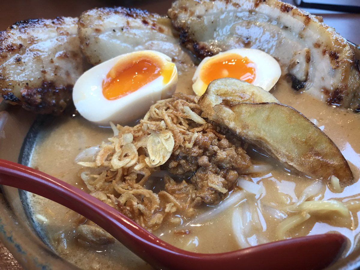 ui_c_ui_c's tweet photo. うんまっ うんまっっ💦
#田所商店
#北海道炙り味噌チャーシューメン https://t.co/9BhpK2Ib4h