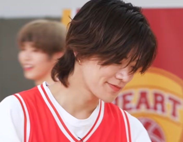 hourly yuta tweet media