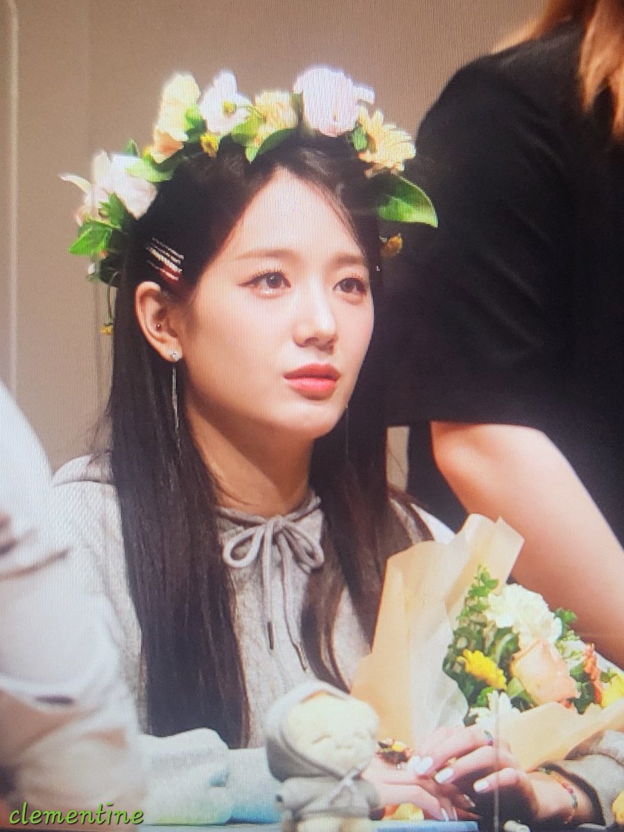 CLEMENTINE_1227's tweet photo. 220715 팬사인회 Preview1

규리야 예쁘다

#fromis_9          #프로미스나인         
#장규리 #규리 #JangGyuRi #Gyuri https://t.co/80wM7zjTpF