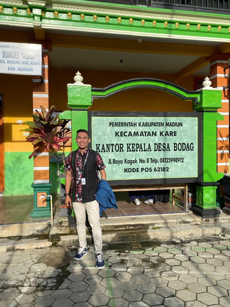HoninMarto's tweet photo. "Presensi Day 3"
Penerimaan Mahasiswa KKN-BBM 66 Unair Surabaya di Balai Desa Bodag sekaligus penyematan Almamater secara simbolis oleh Kepala Desa Bodag 😇
#UniversitasAirlangga
#KKNBBM66Unair
#UNAIRWCU
#GLOBALSDG's
#SDG
#UNAIRFORSDG's
#Unairmengabdi
#Bodag-Kare-Madiun https://t.co/hbRVIZ0P46