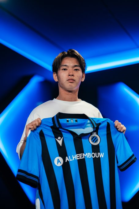 ClubBrugesFR's tweet photo. 🚨🚨 Officiel : Shion Homma rejoint Club NXT !

#ClubBrugge #ClubNXT #Mercato https://t.co/NtjCxa1Ff7