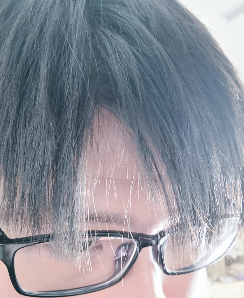 subaru_sama_'s tweet photo. 我是个无聊的人，找不到有趣的话题让别人喜欢我，也无法让一开始喜欢我的人一直喜欢我。他们离开我，和有趣的人玩，越来越远。我会悄悄的羡慕但是做不出任何举动来挽留，只能怀念以前。 https://t.co/m0P1WKvmPz