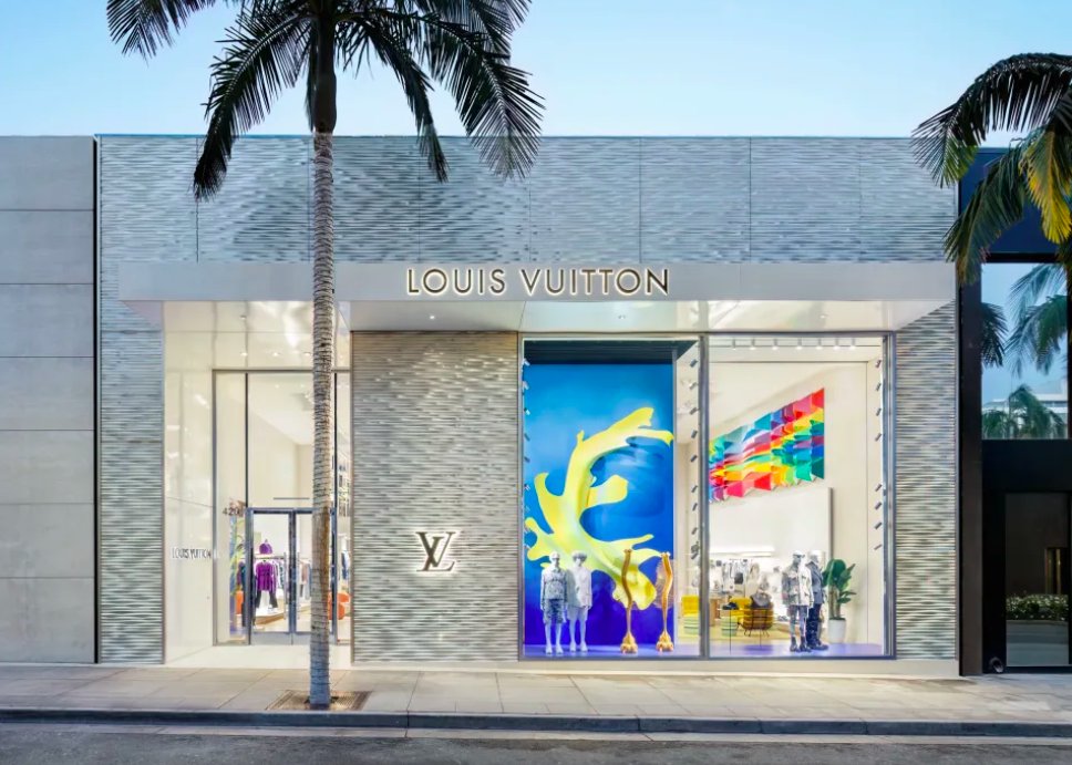 cppluxury's tweet photo. Louis Vuitton opens new men’s store at Rodeo Drive in California
https://t.co/MYZTEvVq1k
#LouisVuitton #LouisVuittonMens #LVMens #RodeDrive #BeverlyHills #California #newopening #menonly #luxury #luxuryfashion #fashion #luxuryboutique #luxurybusiness #LVMH @LVMH @LouisVuitton https://t.co/IPGVww1im0