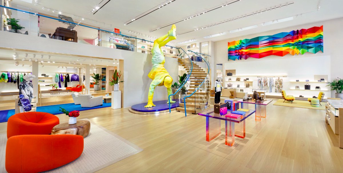 cppluxury's tweet photo. Louis Vuitton opens new men’s store at Rodeo Drive in California
https://t.co/MYZTEvVq1k
#LouisVuitton #LouisVuittonMens #LVMens #RodeDrive #BeverlyHills #California #newopening #menonly #luxury #luxuryfashion #fashion #luxuryboutique #luxurybusiness #LVMH @LVMH @LouisVuitton https://t.co/IPGVww1im0