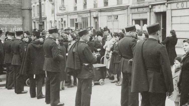 JeremyBacchi's tweet photo. Il y a 80 ans, les 16&amp;17 juillet 42, 13000 personnes juives dont 1/3 d'enfants sont raflées par la police &amp; la gendarmerie de #Vichy - de 100 adultes reviendront #Auschwitz, aucun enfant N'oublions jamais cette catastrophe, cette infamie nationale #rafleduveldhiv @Fondation_Shoah https://t.co/zBREXCtCjv