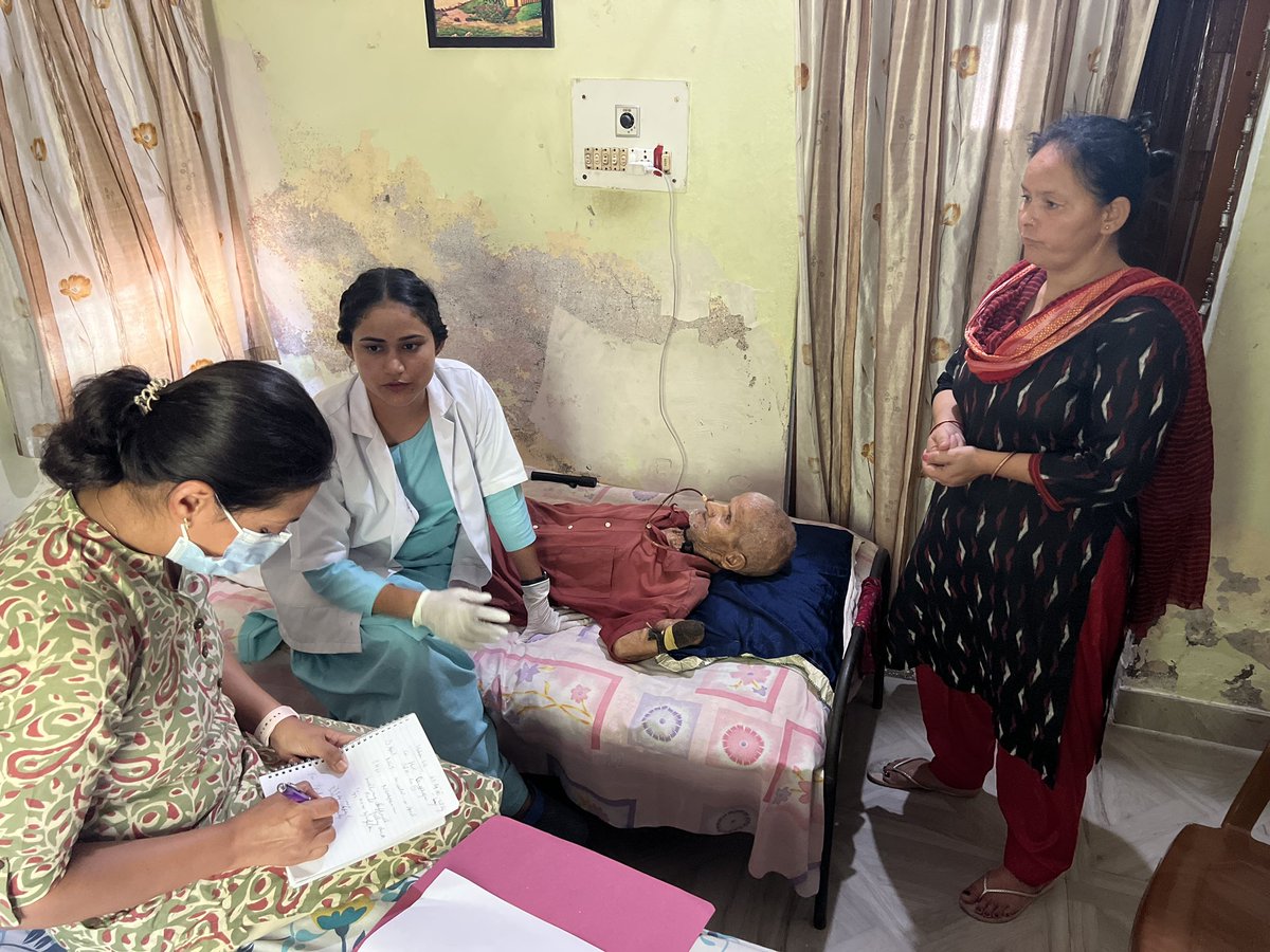 ramafoundation's tweet photo. Today, our trustee @ArtikaDatta joined the inspirational team from our partner @GangaPremHosp, Nurse Sheetal Kaintura and Social Worker Anjitha Nath, to consult cancer patients, too unwell to travel, in their own homes. https://t.co/vrPuVwD9kd