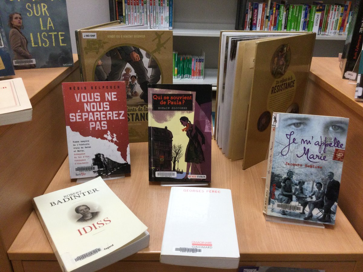 Retrouvez des tables thématiques dans nos bibliothèques, comme celle de la bibliothèque Edmond Rostand. #devoirdemémoire #Auschwitz
