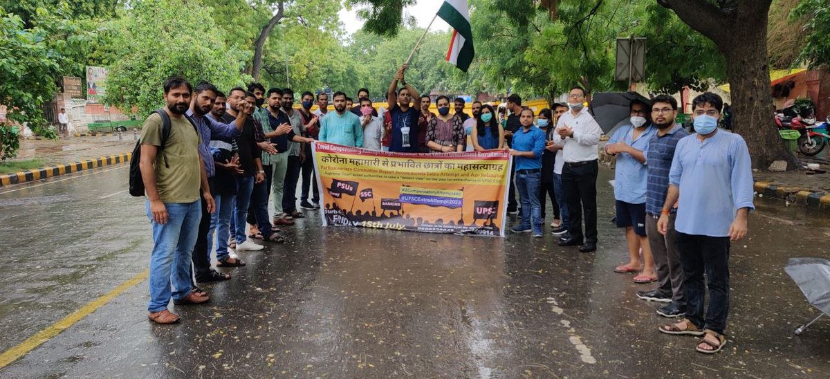 UpscExtra's tweet photo. Heat Yesterday
Rain Today
Storm Tomorrow
But
Will Fight against injustice!! 
SATYAGRAHA FOR ATTEMPT 

#2CompensatoryAttempt4All
#UPSCExtraAttempt
#NEETUG2022 

@PMOIndia https://t.co/0bBfv507RA