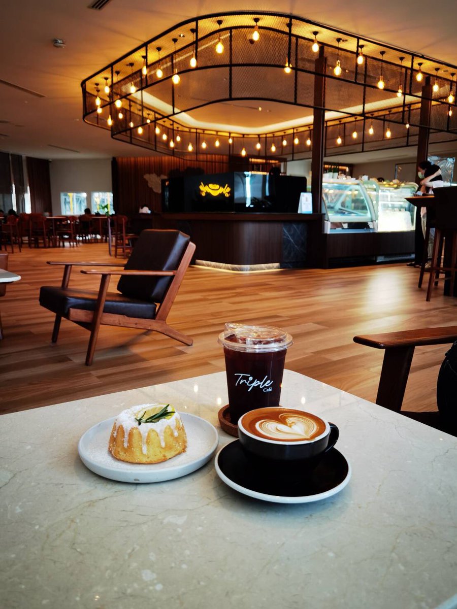 Kotratchapoom's tweet photo. #คาเฟ่ น่านั่งคุยกัน นั่งทำงาน นั่งอ่านหนังสือ ที่ #รีวิวอุดร #รีวิวอีสาน #reviewudon #reviewesan #triple #cafe ชั้น2 ศูนย์honda บ้านจั่น 👍👍 #cafe https://t.co/cRlz0ERejY