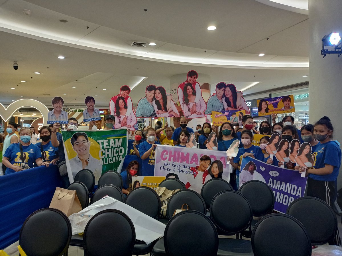 AMANDAmazings's tweet photo. Team Amanda 🤝🏻 Team Chico 🤝🏻RichManda 🤝🏻 ChiManda 

Team Live are excited to see &amp; cheer for Sandy, Rocky &amp; Sky!!! 💛💚❤️

📍 SM CITY MANILA

📸 @TeamChicoOfc_ 

@amandaazamora @richardjuan @iamchicoa @kerizamora206 @starhuntabscbn 

#ConnectedMallShow
#ConnectedTheMovie https://t.co/wASnkDajZ7