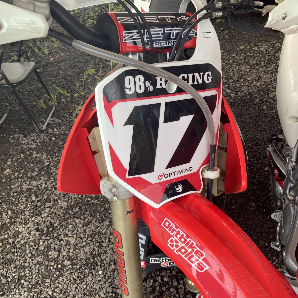 minori_MX_16's tweet photo. 今日の予選はコンディションの悪化で中止に。
明日は予定通りレースが開催されることを願って！！🥺

前回大会とは一味違う走りを見せられるように頑張ります✊

#dirtfreak #dirtbikeplus
#98%Racing
#araihelmet
#swans_mx
#RK
#EXCEL #excelrim
#mxfieldtoyota
#NGK
#OPTIMIND https://t.co/tDYYKuAj4A