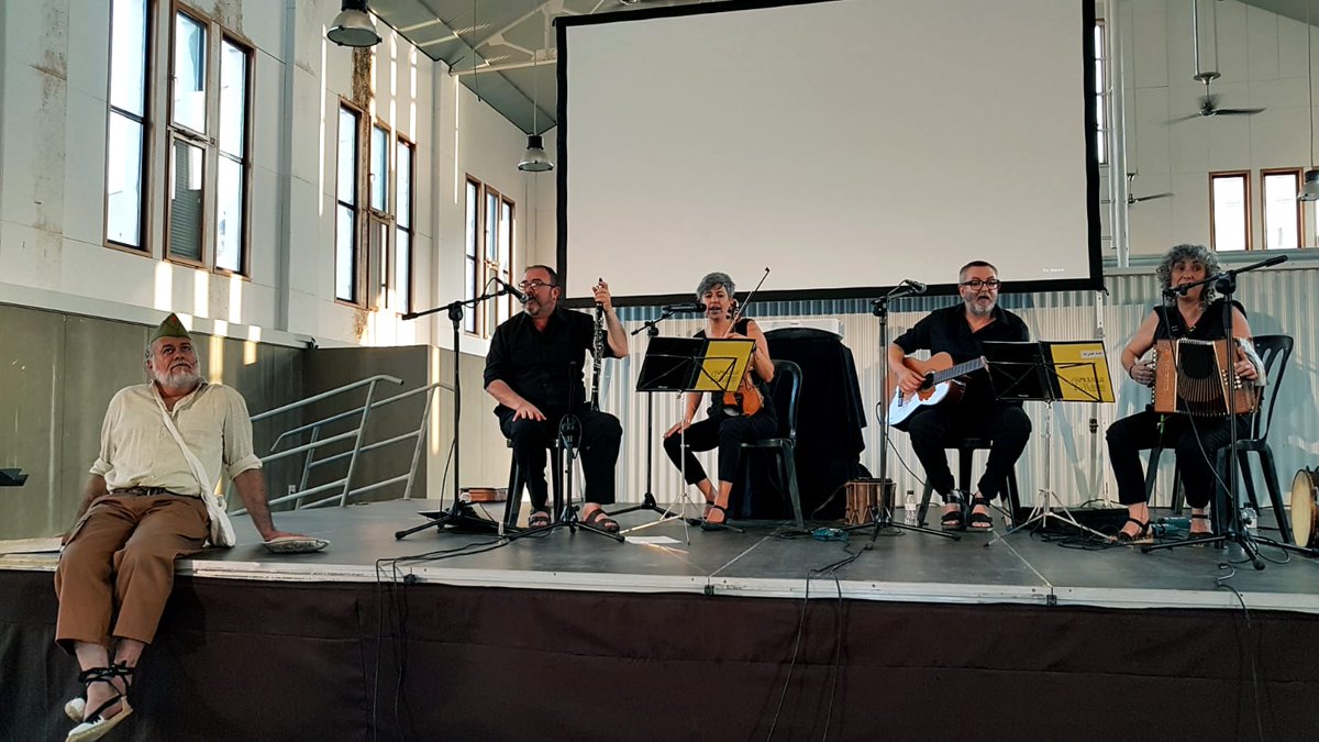 dretscivilsll's tweet photo. Ahir a la tarda, al Mercat del Pla de #Lleida, vam fer l'Itinerari de Memòria Democràtica de @paerialleida dedicat a la lleva del biberó amb la col·laboració de @TerraEnlla @guerrillafolk @ciadebello i @TORRENTBeerCat. Gràcies a tothom per la  participació. https://t.co/4IxXg6bLxk