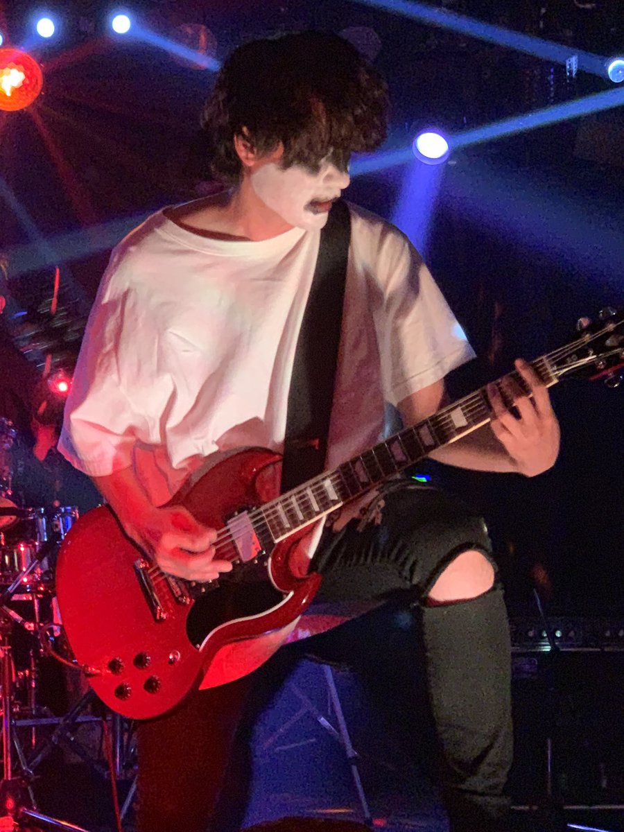 MuvTbDl51nxzoHi's tweet photo. #MYsTRiNgs
#TheRockStation12
#新所沢TheRock
(2022.7.16) 初参戦のMYsTRiNgs。トッパーから良い感じでした。クリアとグロウクのVo カル。ツインのGtターDrムスの編成？あれBaスは残念ながら欠席でした。因みにGt2人の顔塗りは白黒反転でしたネ！芸が細かいヨ！ https://t.co/TVDdOyPocC