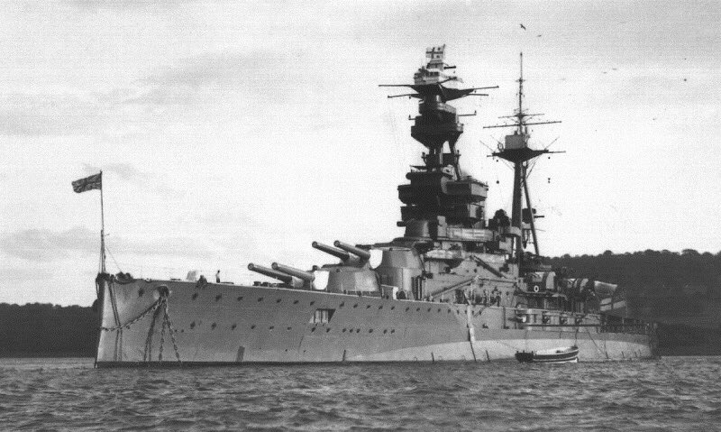 OnthisdayRN's tweet image. #OnThisDay 1939 HMS ROYAL OAK was torpedoed by U-47, Commanded by Kapitanleutnant Gunther Prien at the @RoyalNavy Home Fleet base at #ScapaFlow 834 of the 1,234 crew were killed. RN Divers ensure that the White Ensign still flies from ROYAL OAK to this day.