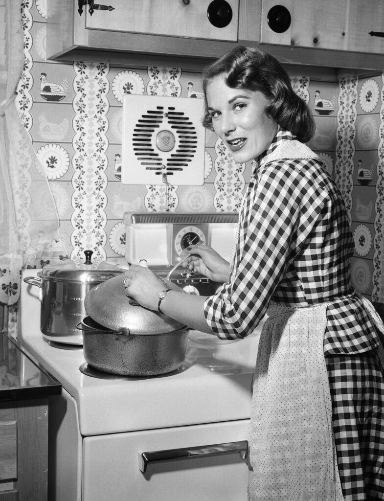strictleader1's tweet photo. #Patriarchy #traditionalgenderroles #submission #MaleLed #servethepatriarchy #antifeminism #manandwoman #feminine #takeninhand #tradwives #femalesubmission #femininity #submissivefemale https://t.co/KSUii1oF50