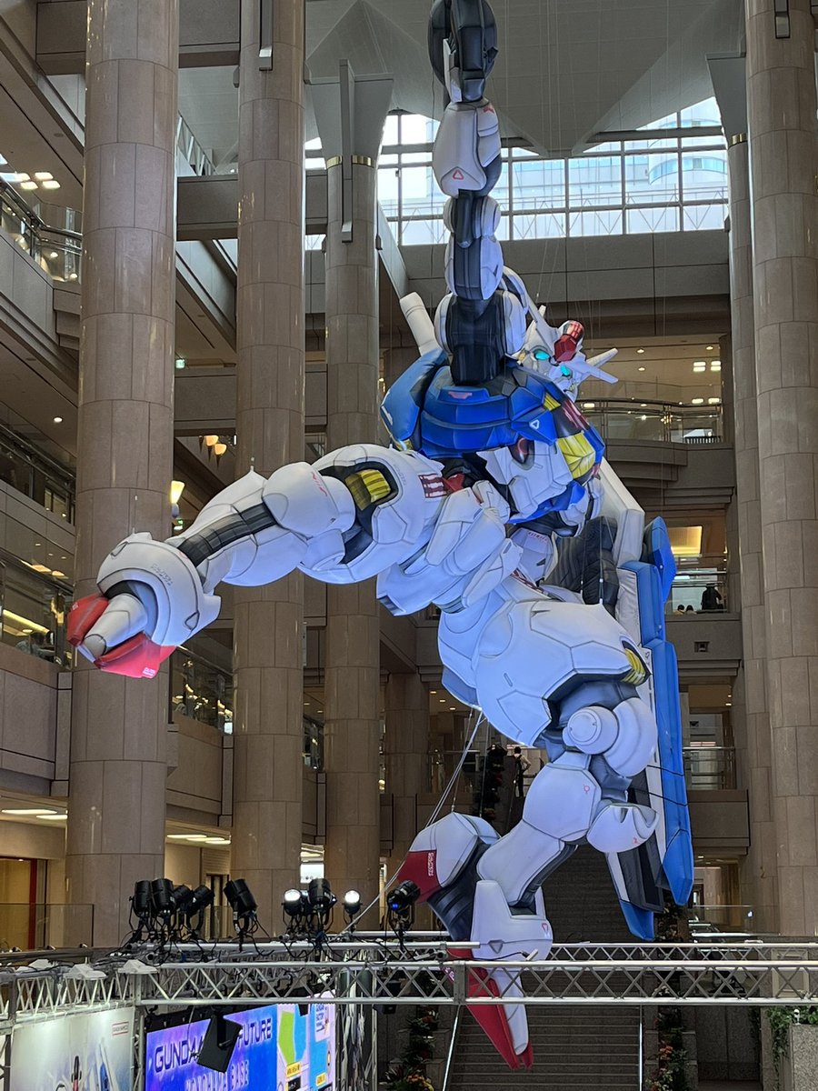 Taiga314159's tweet photo. 桜木町にガンダムおる https://t.co/LFexzmBy7O