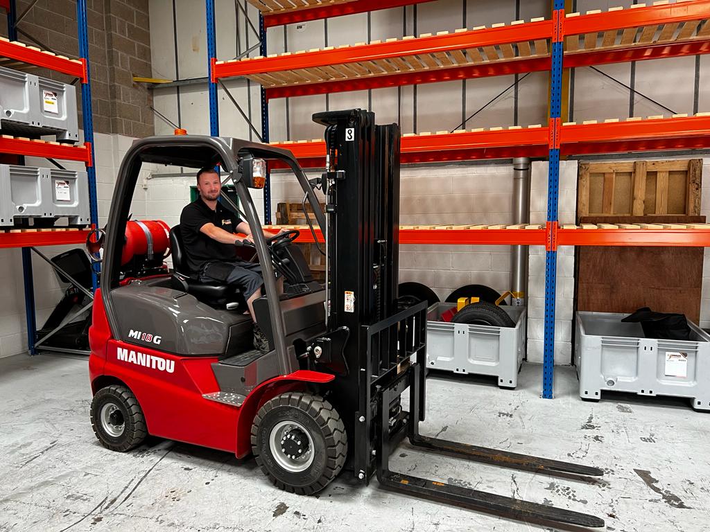 Fast & Furious he is not!! 🤣
Well done to Dominic Toretto aka Karl Edworthy our warehouse manager on passing his forklift test.

#forklift #reachtruck #couterbalance #gas #lpg #warehouse #temporarypowersolutions #ukeventsprof #manitou #generatorhire #exeter #distro #cable