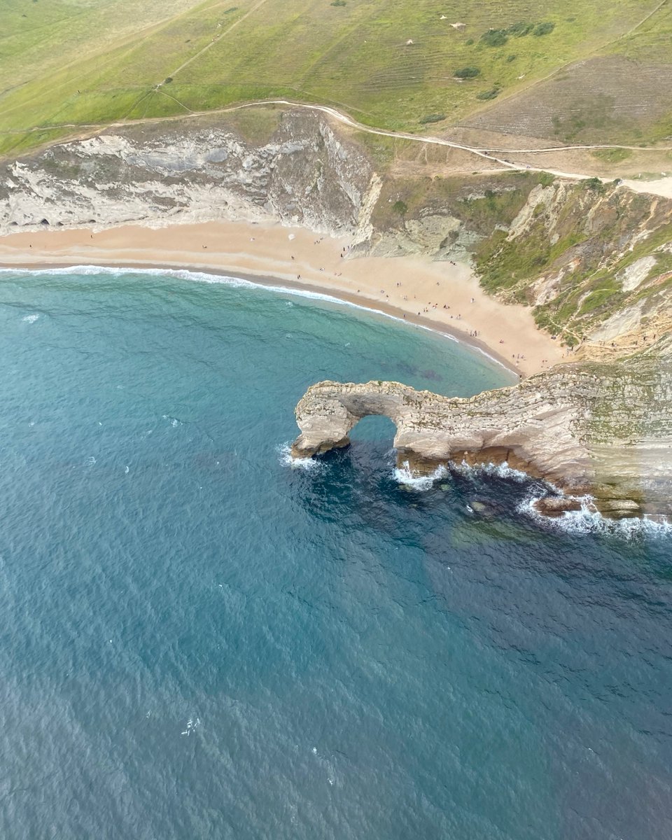 dsairambulance's tweet photo. What an iconic #ViewFromOurCrew of Durdle Door in Dorset!
#Dorset #SouthWest #DurdleDoor #JurassicCoast #LulworthCove #VisitDorset @LulworthRangers @LulworthEstate @VisitDorset https://t.co/NaKkf8bDxN