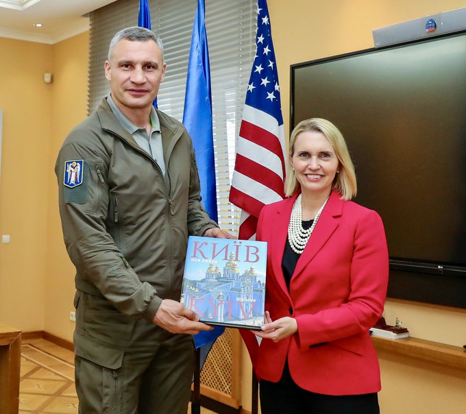 США продовжать зусилля для забезпечення транспортування українського зерна – посол