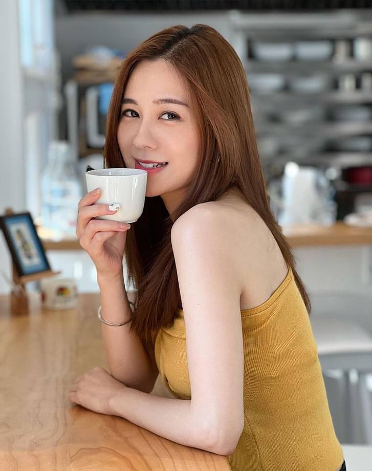 anansr555's tweet photo. Have a cup of coffee on the weekend and have a good mood☀️☀️☀️☀️☀️😊😊😊😊😊🧋 https://t.co/bDGJIGjt3o