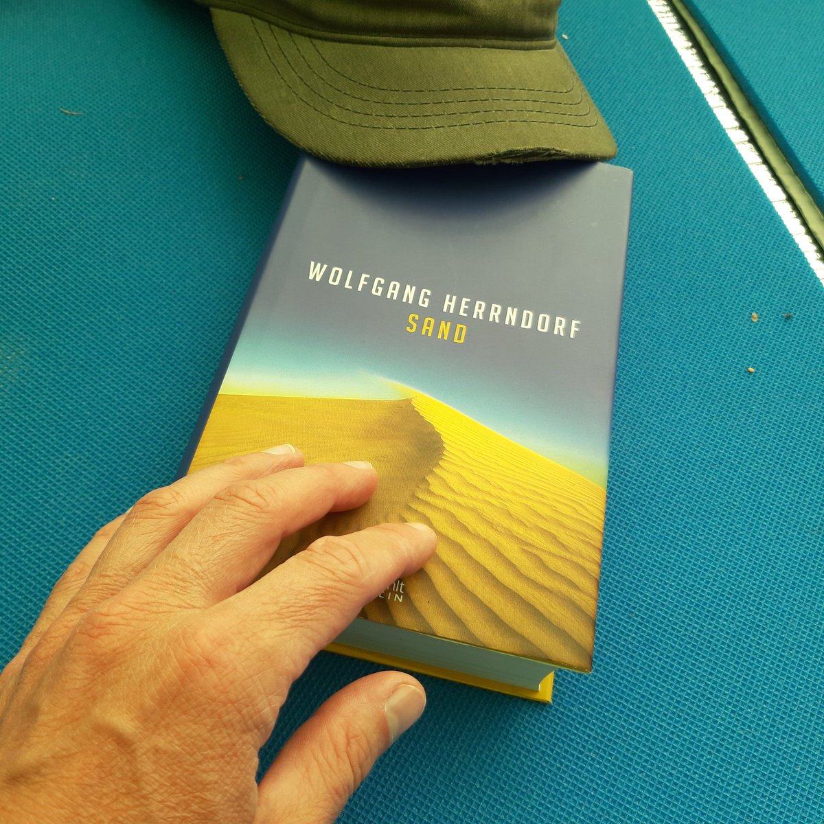 tilmankoeneke's tweet photo. After a wonderful morning run through the #schiermonnikoog woods it's going to be a quite relaxed day today.
#readingforpleasure #book #runandread #lazyday #saturday https://t.co/S6FcOfvKY7
