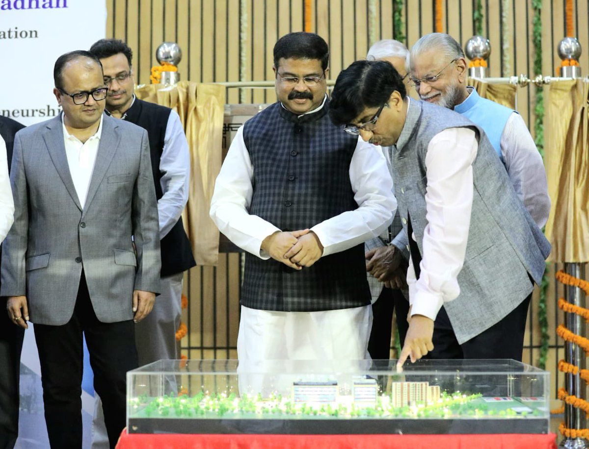 Dharmendra Pradhan tweet media