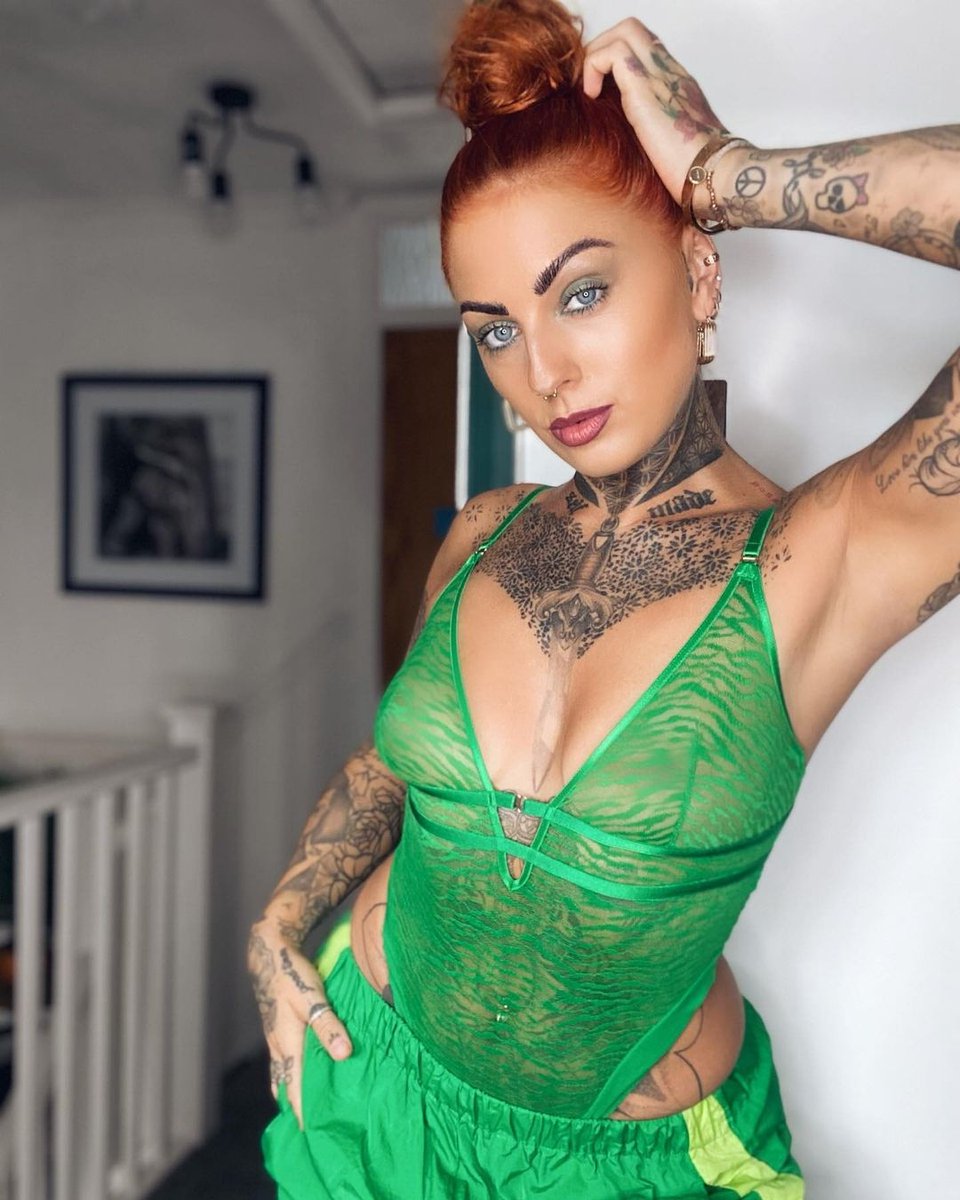 All great weeks start with gorgeous lingerie 💚

 📸 siangworld wears the Purity body: l8r.it/cknl