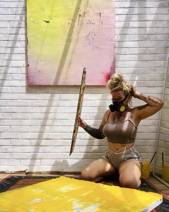 It&rsquo;s so hot in my studio 🫠🫠🫠 #summer #hot #abstractart #abstractartist #ArtistoftheSummer #contemporarypainting<a href="/tag/summer"class="tags">#summer</a><a href="/tag/hot"class="tags">#hot</a><a href="/tag/abstractart"class="tags">#abstractart</a><a href="/tag/artistofthesummer"class="tags"><span>#artistofthesummer</span></a><a href="/tag/contemporarypainting"class="tags"><span>#contemporarypainting</span></a><a href="/tag/abs"class="tags"><span>#abs</span></a>