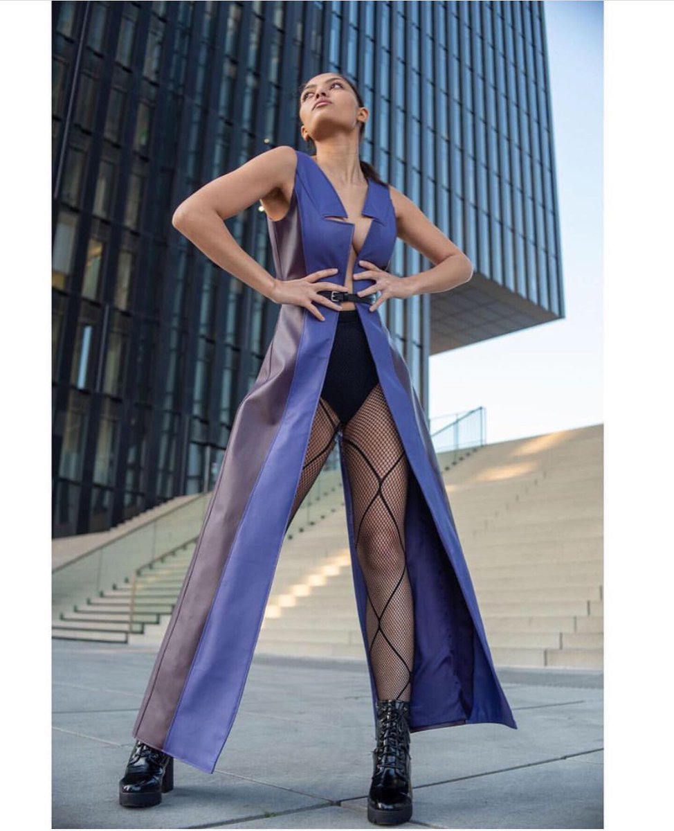 e_kubar's tweet photo. Gava designer (modevan) Ceva Naamoyê amadekariya nîşandana koleksîyona xwe ya bi navê VIO LONê dikir. 

#fashion #fashionshow #cevanaamo #cevanaamofashionshow #stylefashion https://t.co/nD1QvOP8b8