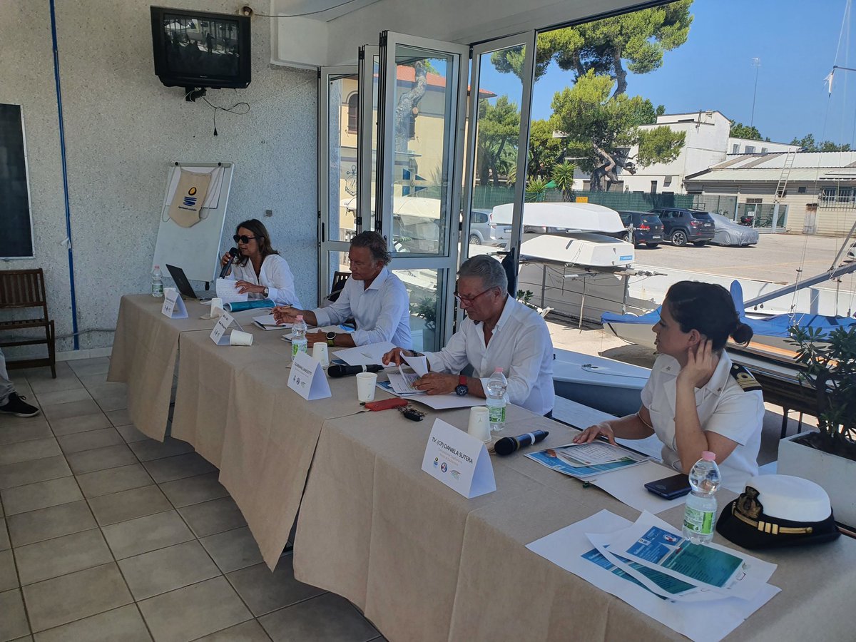 GTeramane's tweet photo. Siamo nella sede della Lega Navale di Giulianova dove è in corso il convegno "Il diporto nautico quale prodotto turistico nel quadro della Blue Economy" in occasione della tappa abruzzese di Appuntamento in Adriatico 
#Assonautica
#galterreverditeramane #turismorurale https://t.co/nu0pBkSdVk