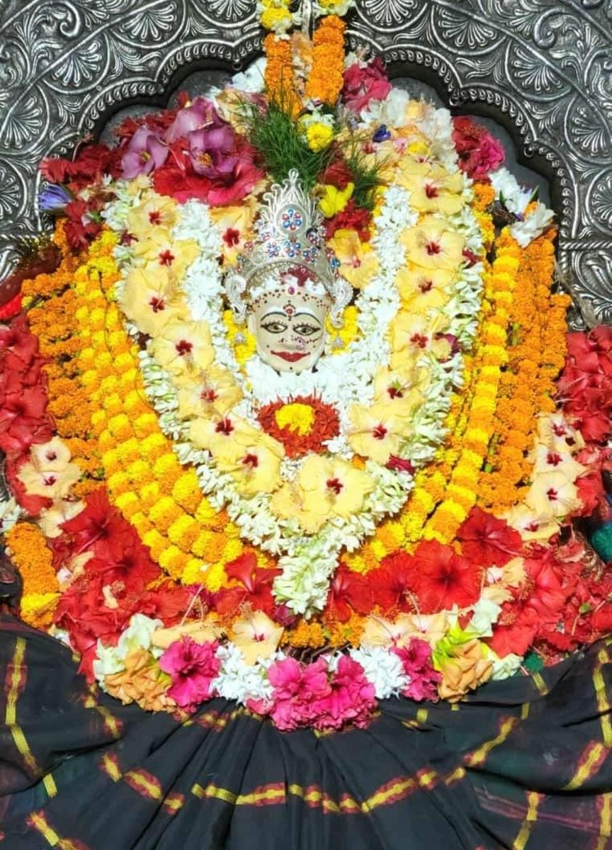 WeUttarPradesh's tweet photo. आज के मंगला श्रृंगार दर्शन माँ मंगला के जगन्नाथ पुरी उड़ीसा से।। https://t.co/KCQVDV1btn