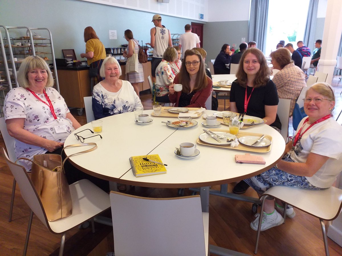 Great to meet the Surrey Buddies at breakfast today at #RNAConf22 #RespectRomance @lcorbettauthor  @jennyfromthewr1