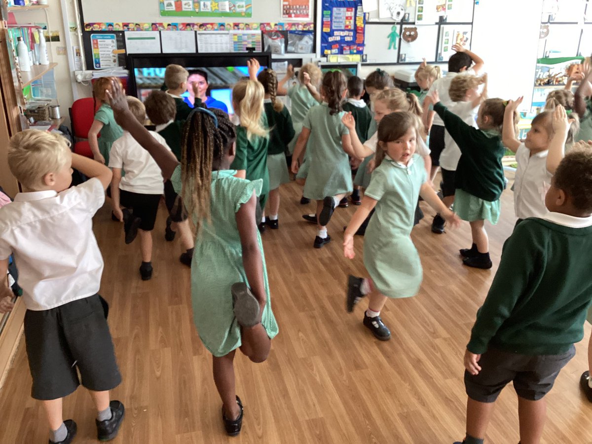 MrsWardR's tweet photo. Healthy bodies = healthy minds 💚🧠👍🏻😊#EYFS #physicaldevelopment https://t.co/8QS1yLDfL1