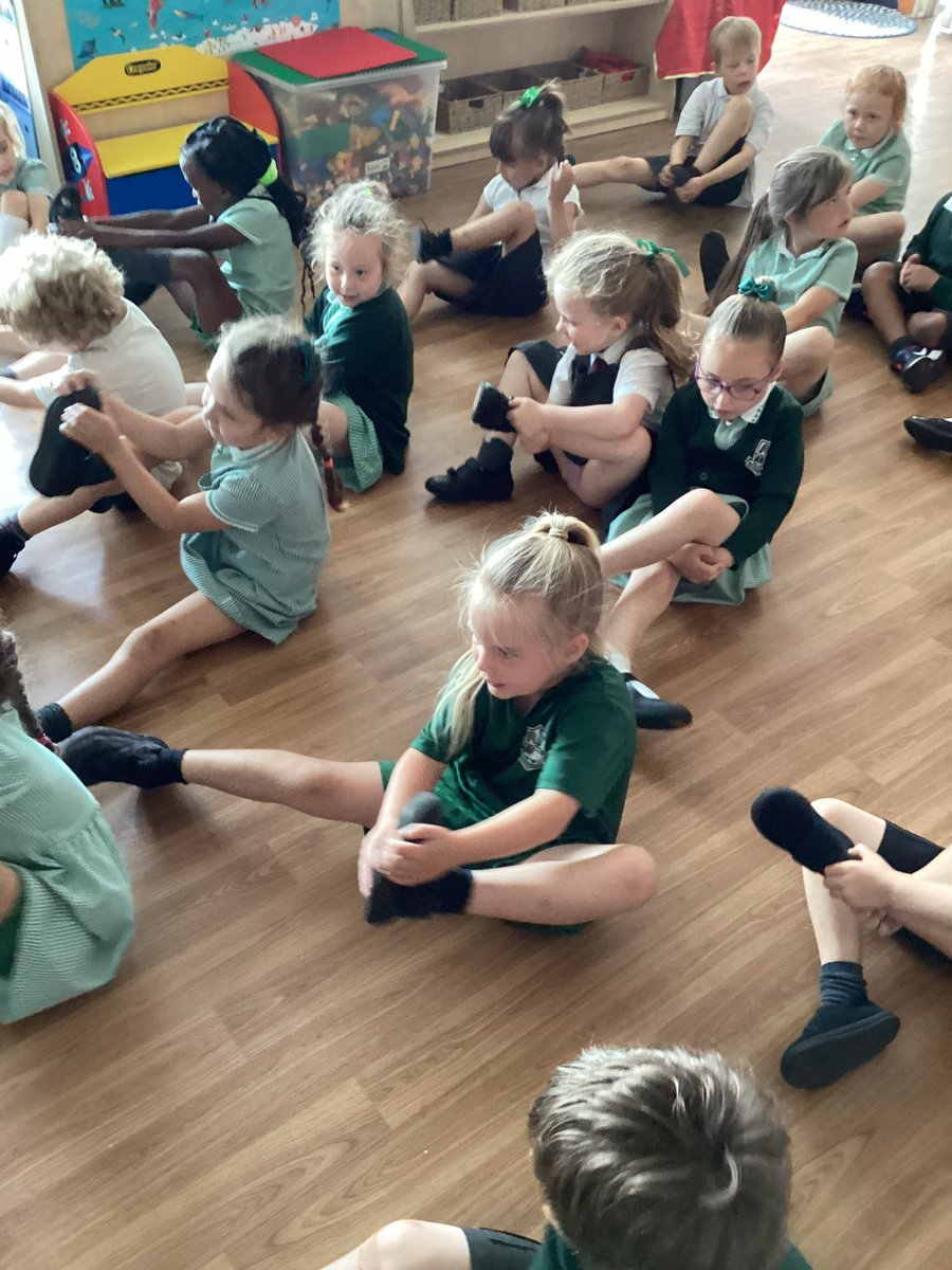 MrsWardR's tweet photo. Healthy bodies = healthy minds 💚🧠👍🏻😊#EYFS #physicaldevelopment https://t.co/8QS1yLDfL1