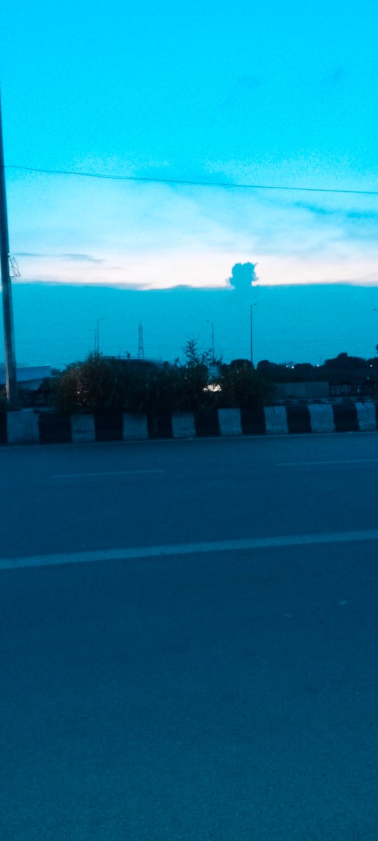 DkSingerDelhi's tweet photo. Beautiful Weather In Delhi. https://t.co/1XFSsv4mR4