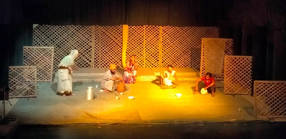 अनलाईन टिकट लिन मिल्छ । तलको लिंकमा क्लिक गरेर ।
thuprai.com/event/hiunko-p…