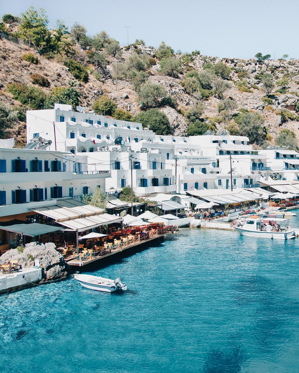 DiscoverGRcom's tweet photo. Calling all daydreamers! Did you know you can only get to Loutro, in southern #Crete, by boat? 👌 #Chania #DiscoverGreece 

📷️ danielsjensen 
[Instagram] https://t.co/RxOuueDwQA