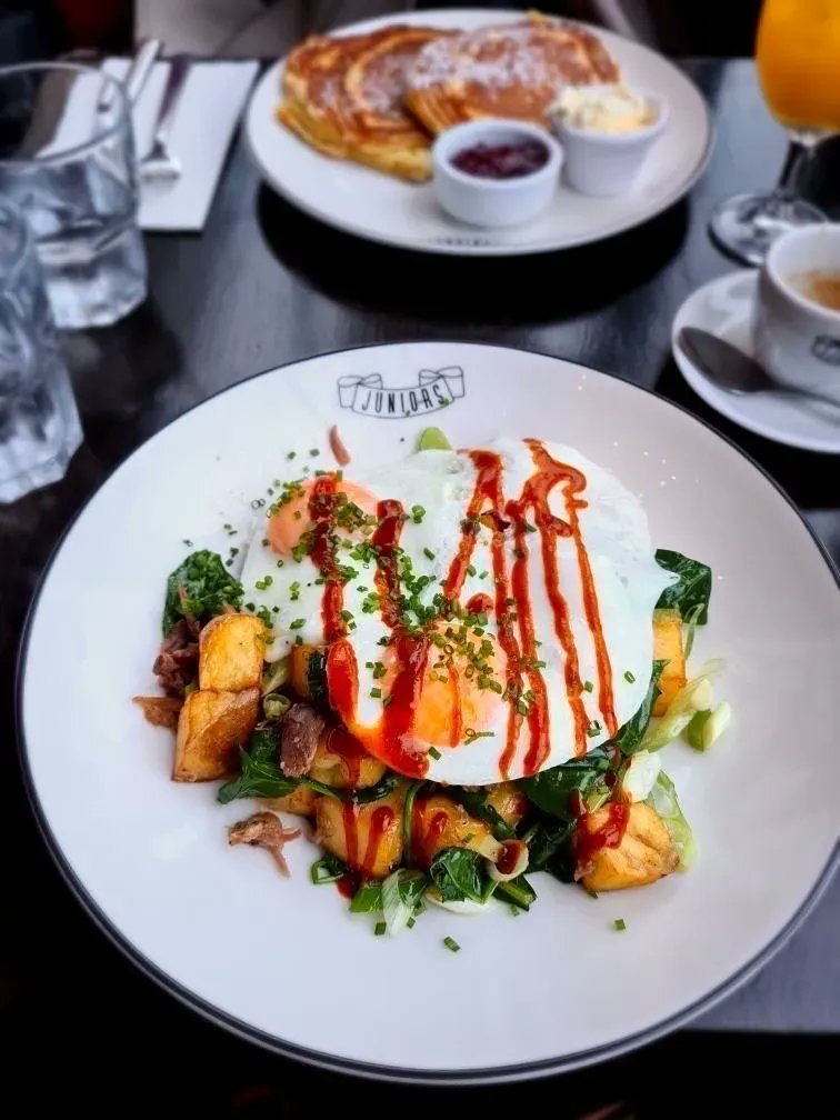 IT’S BRUNCH O’CLOCK ⏰ 

Book a table with us » dishcult.com/restaurant/jun…

Thanks for the shot 📸 <a href="/MDiegomd/">MDIEGØ</a> 🙏