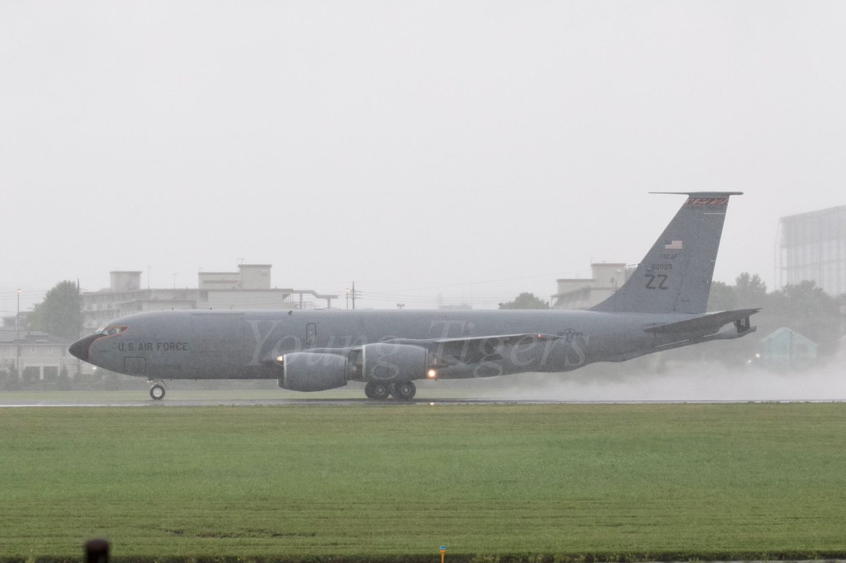 RwySpotter's tweet photo. 2022.7.15
18WG
909ARS
KC-135R
58-0093
この🐯も雨の中。 https://t.co/OiJEF4b8B7