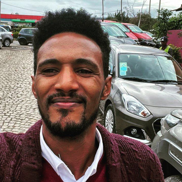 ZHossana3's tweet photo. ምን ብትለፋ በዚህ መንግስት ኑሮህን አትቀይርም ፕሮፋይልህን እንጂ...😎 https://t.co/X5pPD2kmQH